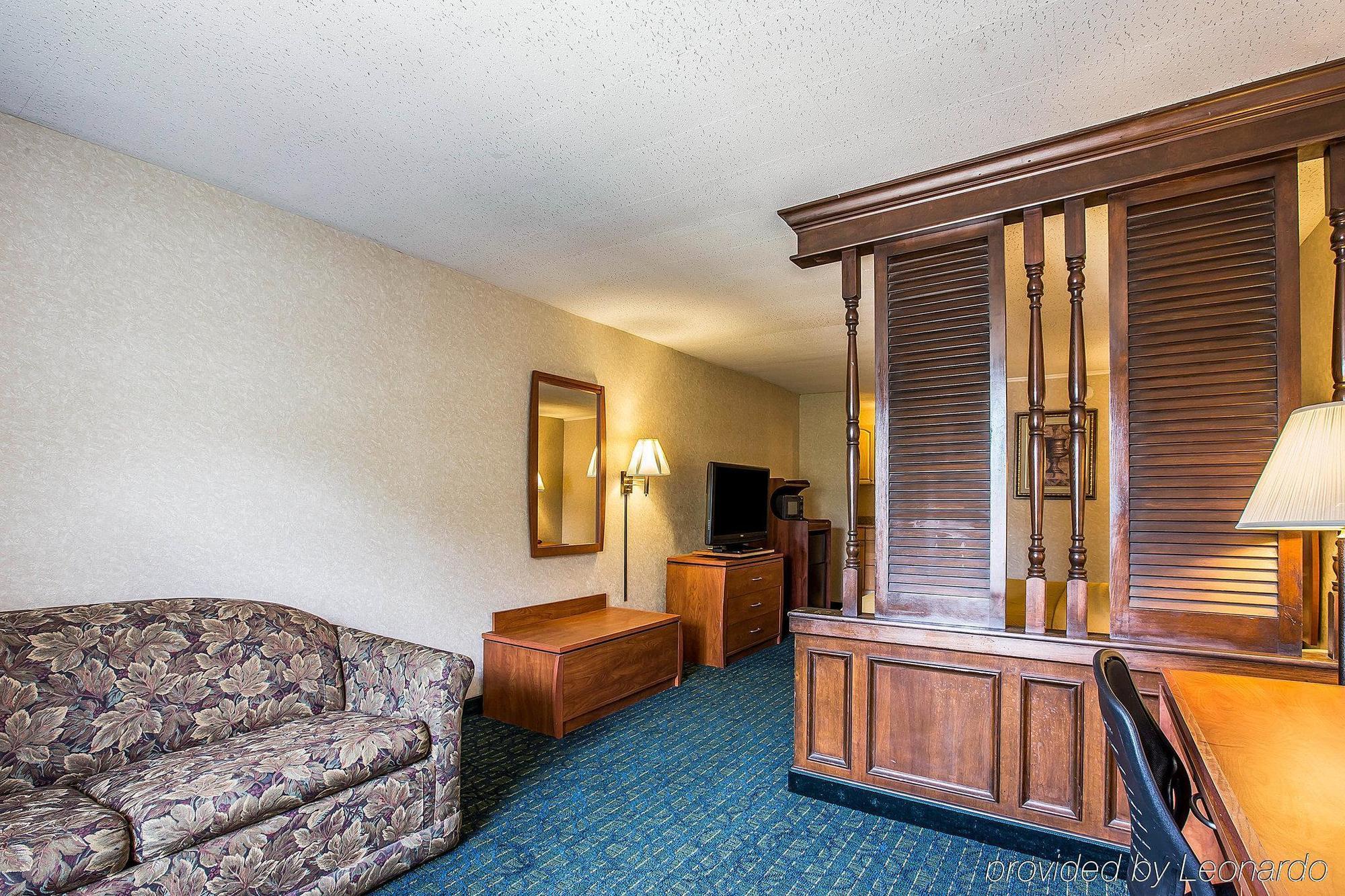 Motel &