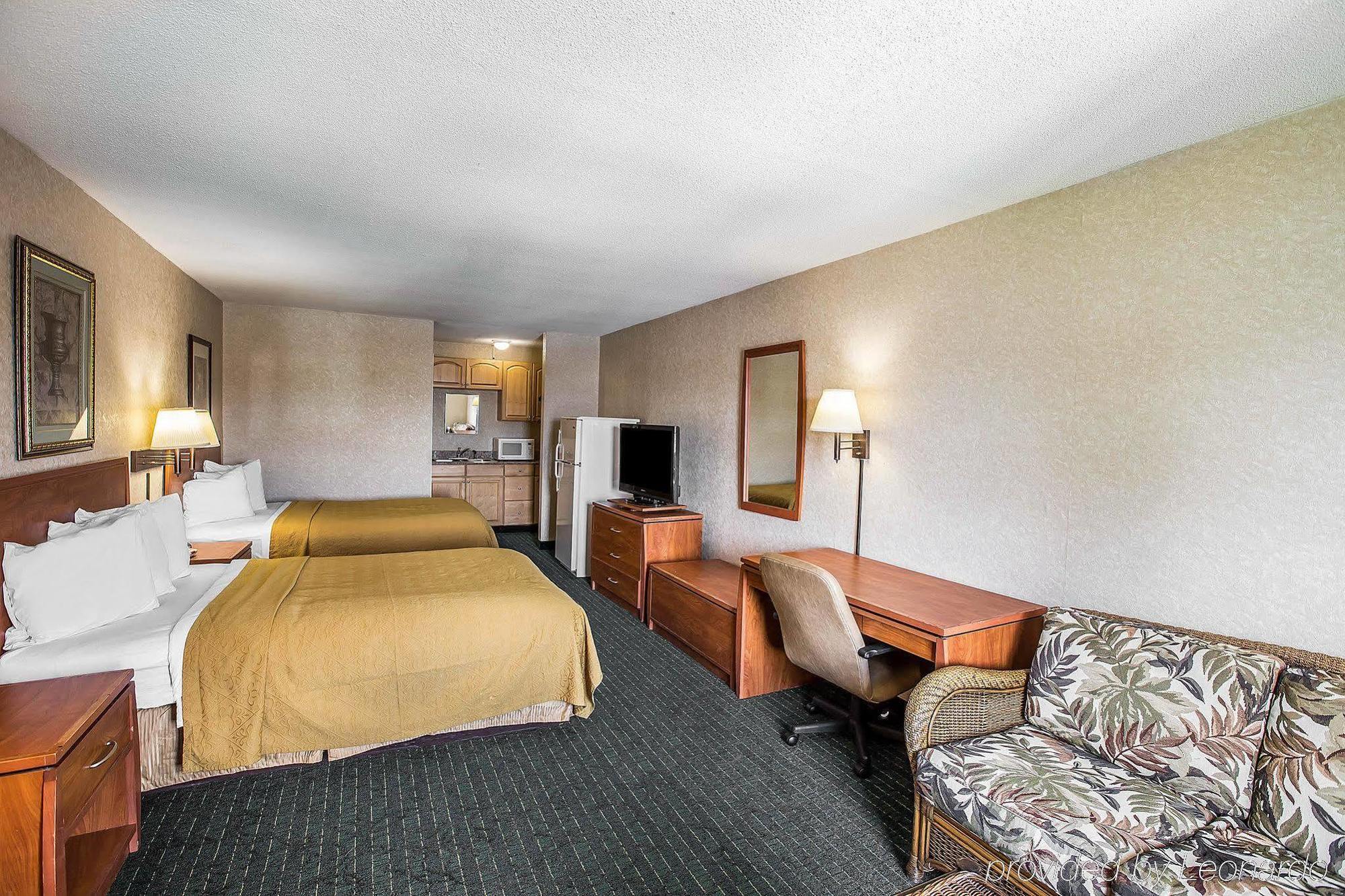 Motel &